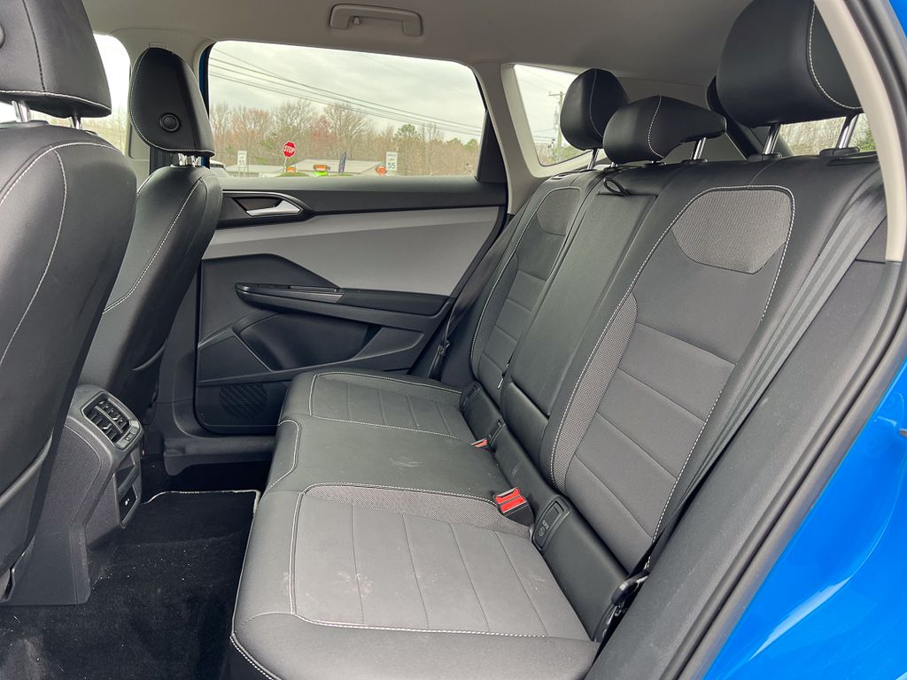 2023 Volkswagen Taos SE - Photo 28