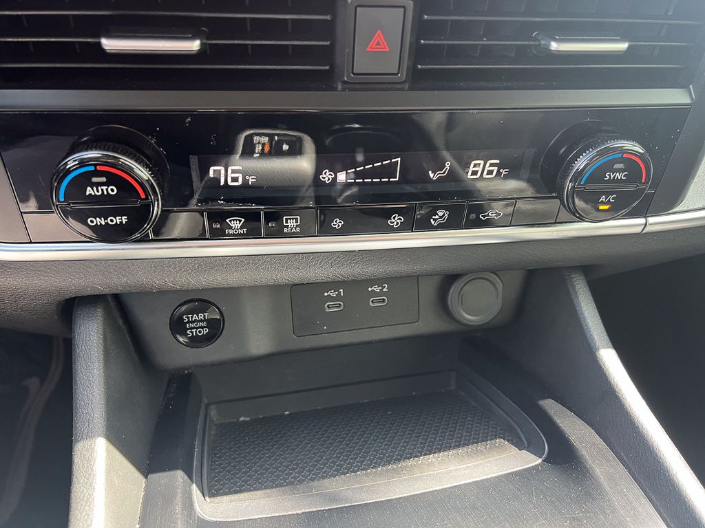 2024 Nissan Rogue SV - Photo 21