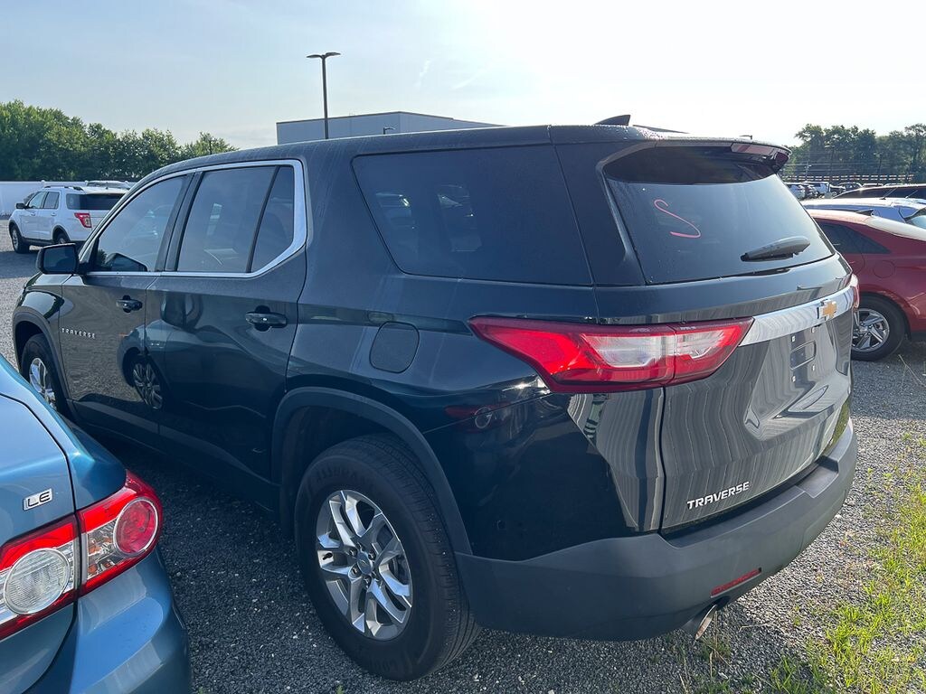 Used 2021 Chevrolet Traverse LS SUV