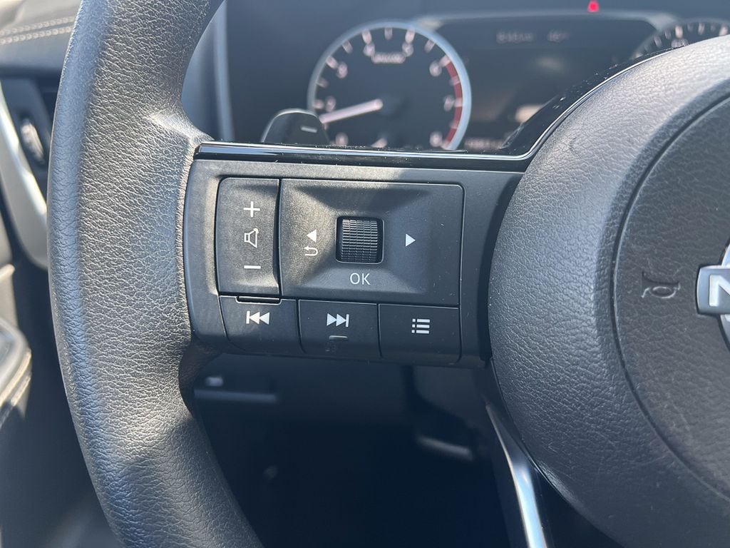 2024 Nissan Rogue SV - Photo 17