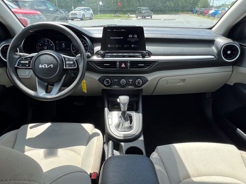 2023 Kia Forte LXS - Photo 22