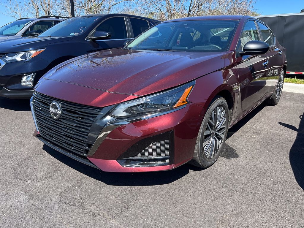 Used 2025 Nissan Altima 2.5 SV Sedan