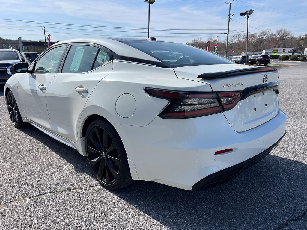 2022 Nissan Maxima 3