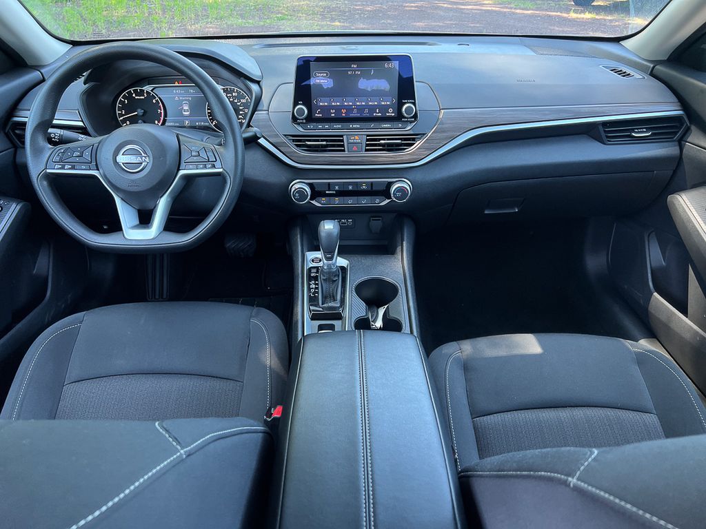 2025 Nissan Altima 24