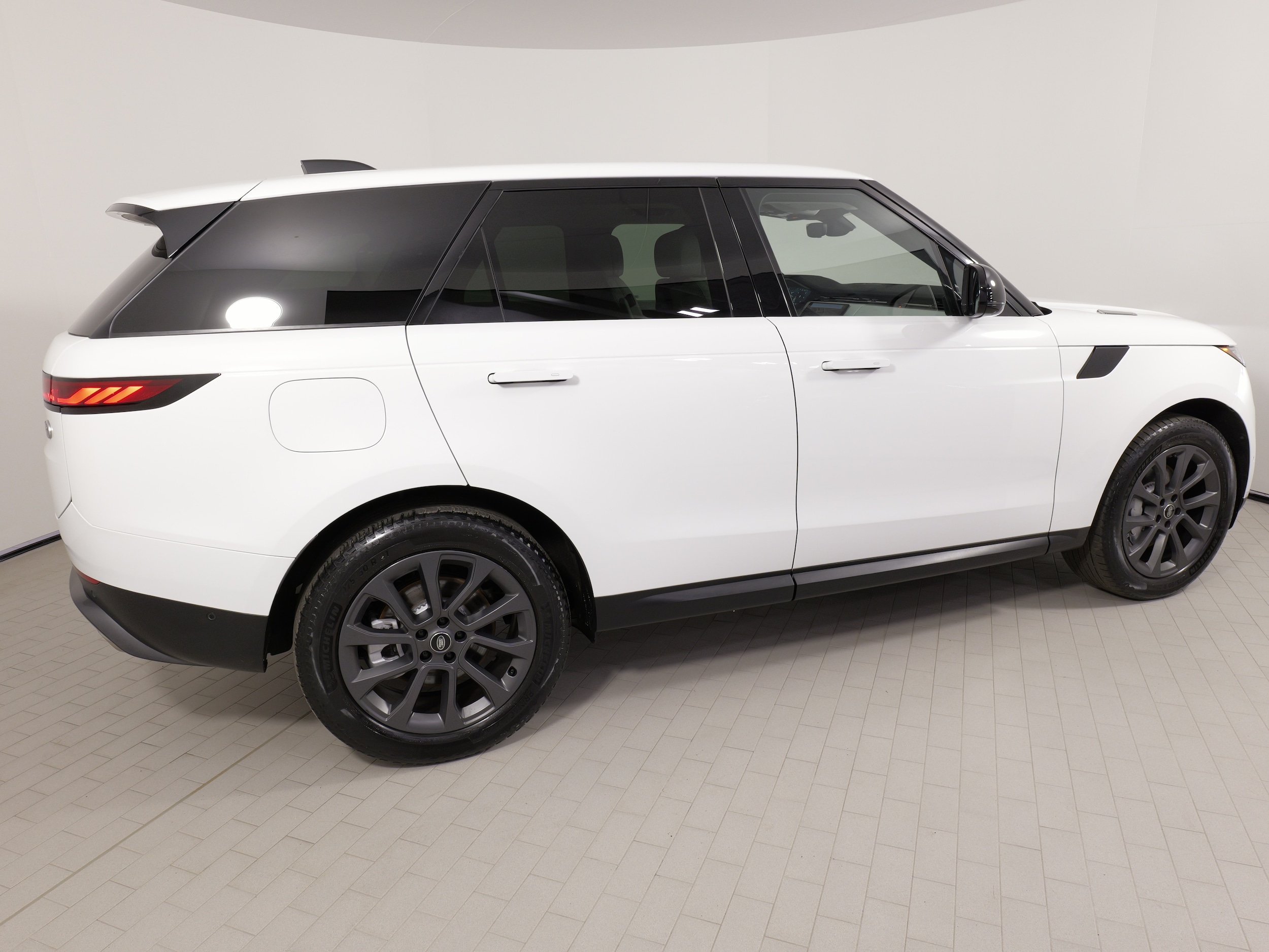 2023 Land Rover Range Rover Sport SE - Photo 10