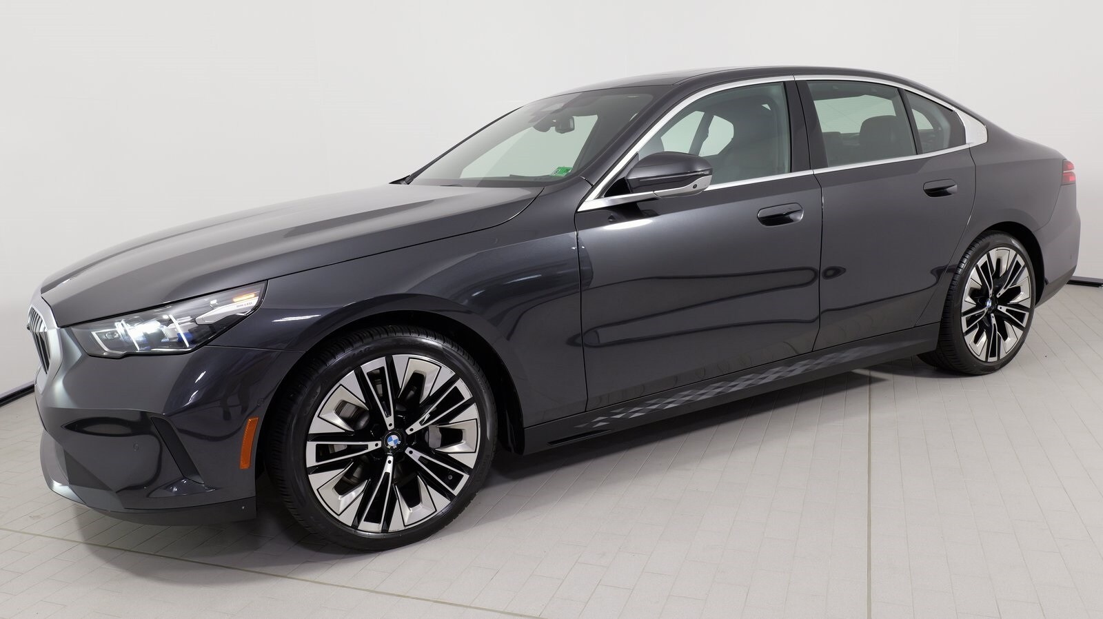 2025 Bmw 530i xDrive photo 2