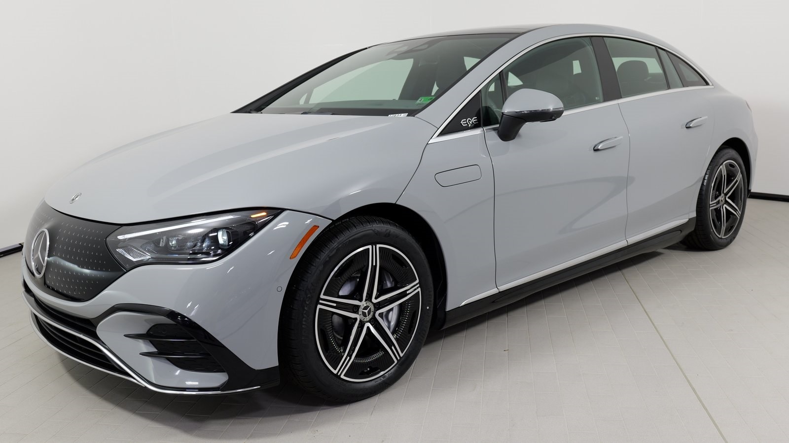 2023 Mercedes Benz EQE Sedan 350 4MATIC photo 2