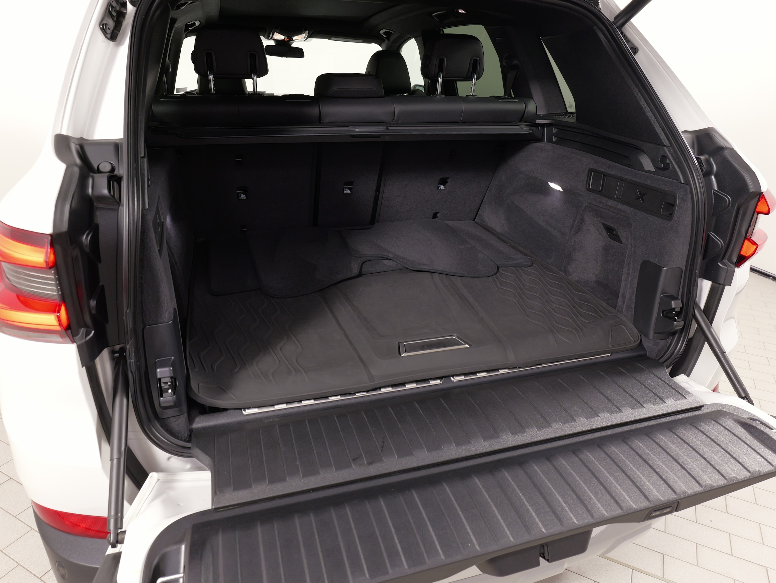 2022 BMW X5 45e - Photo 55