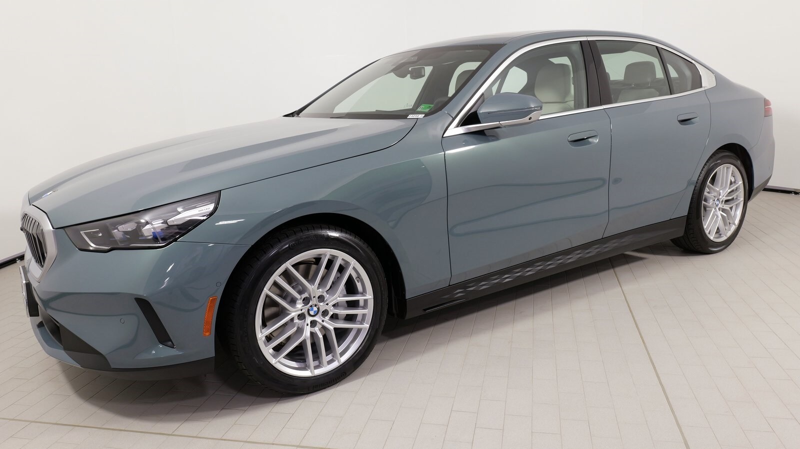 2024 Bmw 530i xDrive photo 2