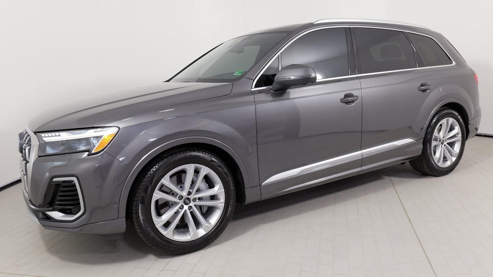 2025 Audi Q7 Prestige photo 2