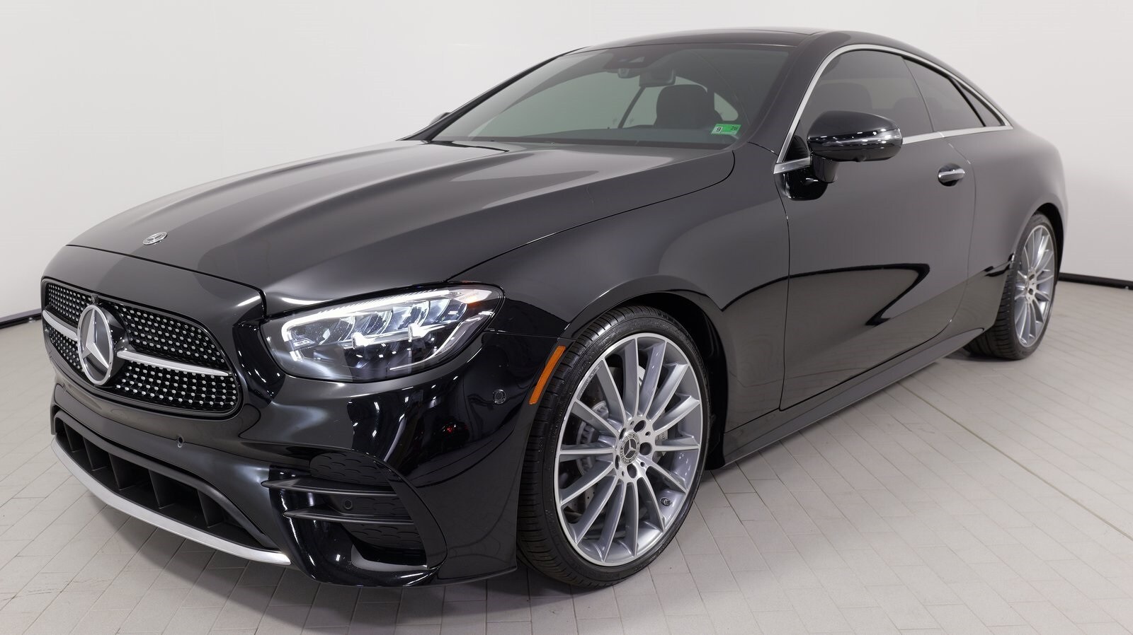 2022 Mercedes Benz E 450 photo 3