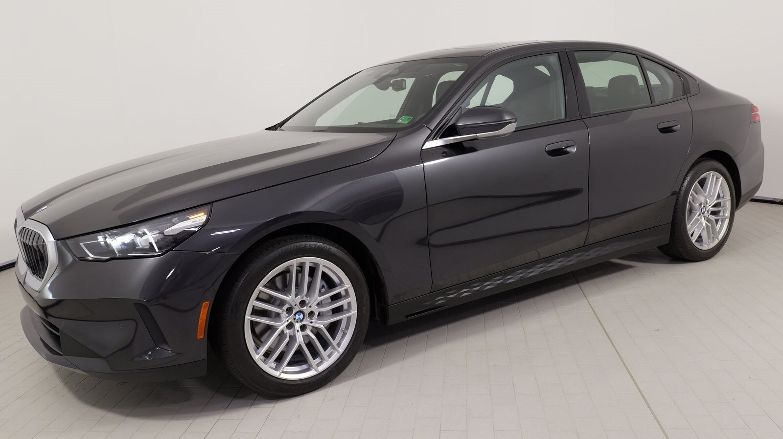 2024 Bmw 530i photo 2