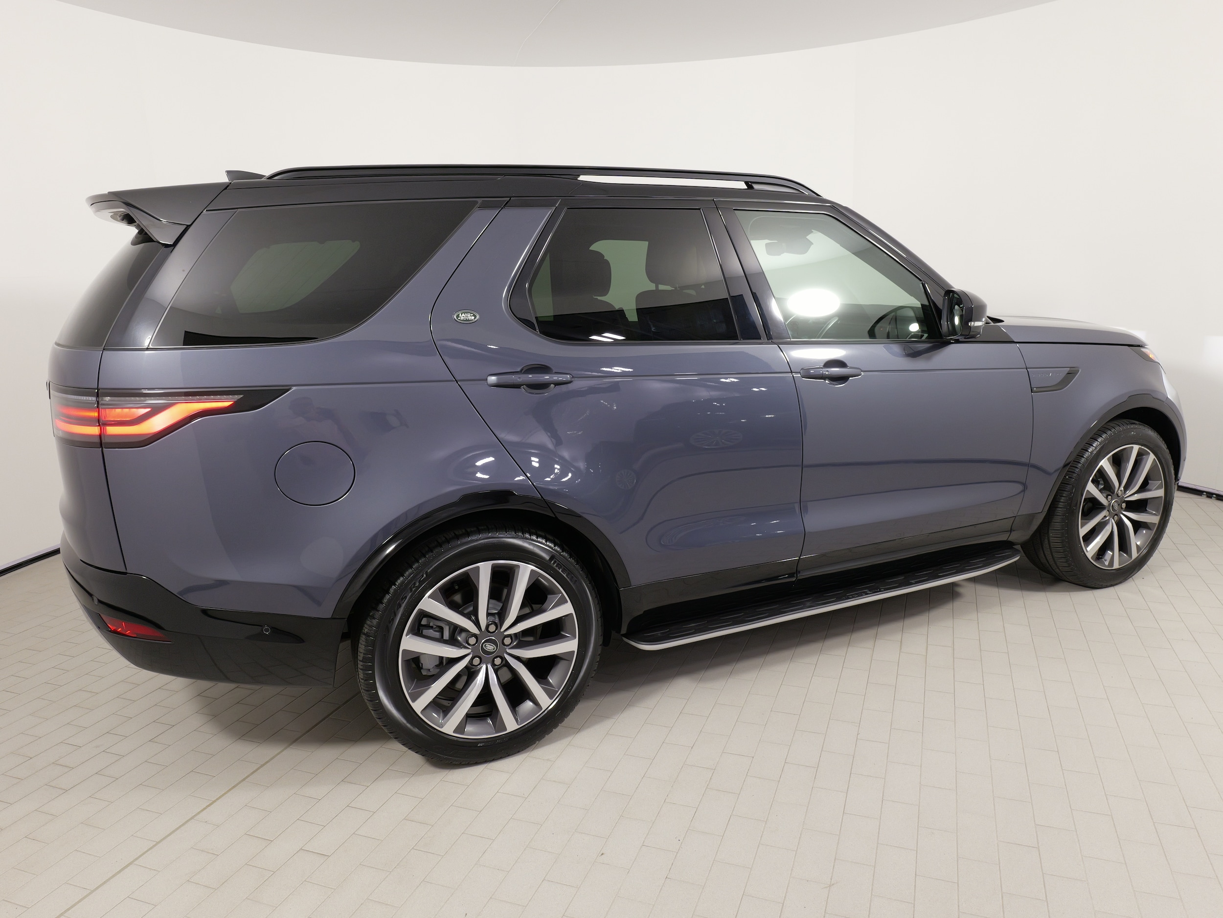 2024 Land Rover Discovery Dynamic SE - Photo 11