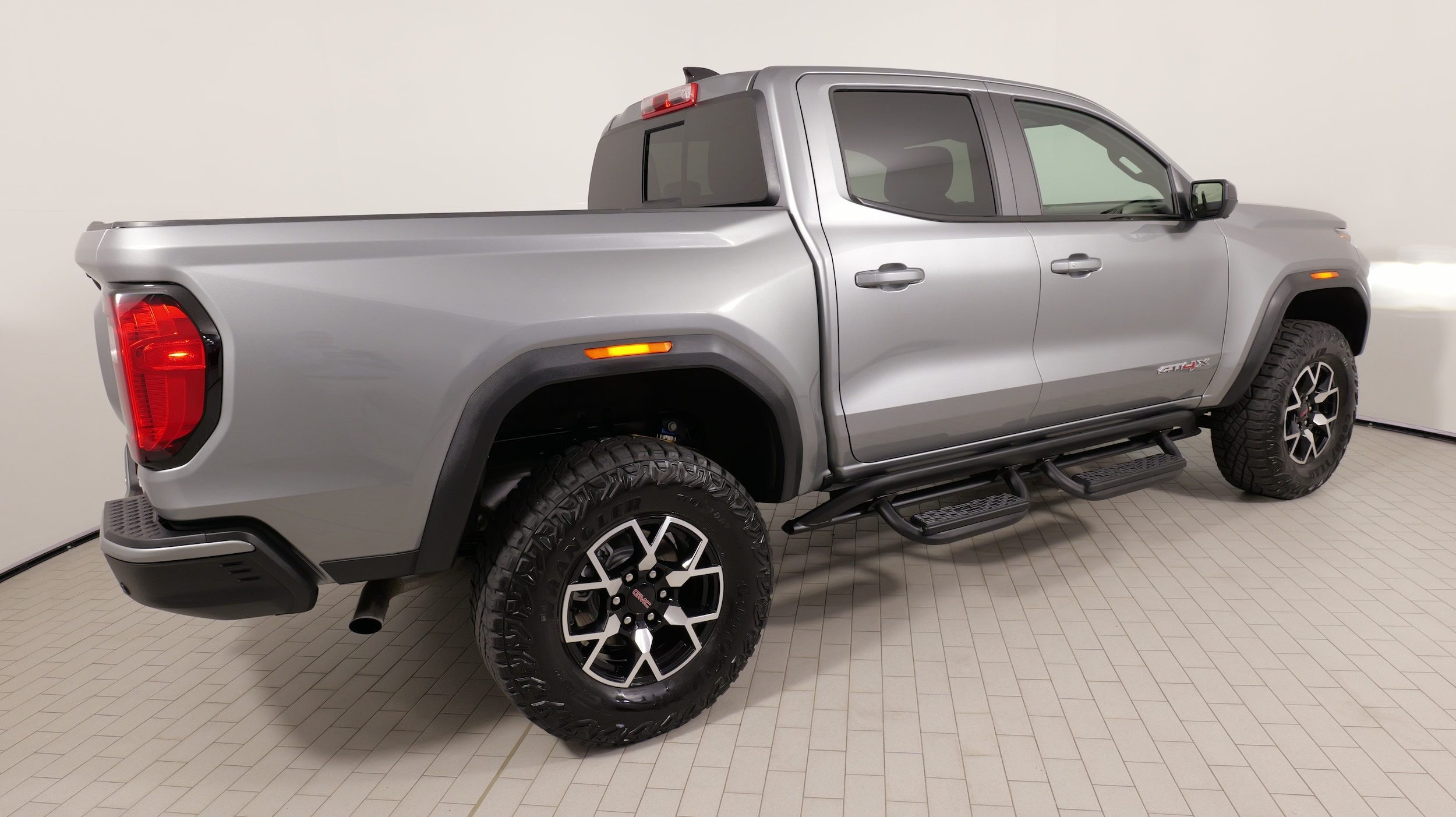 2024 GMC Canyon AT4X - Photo 11