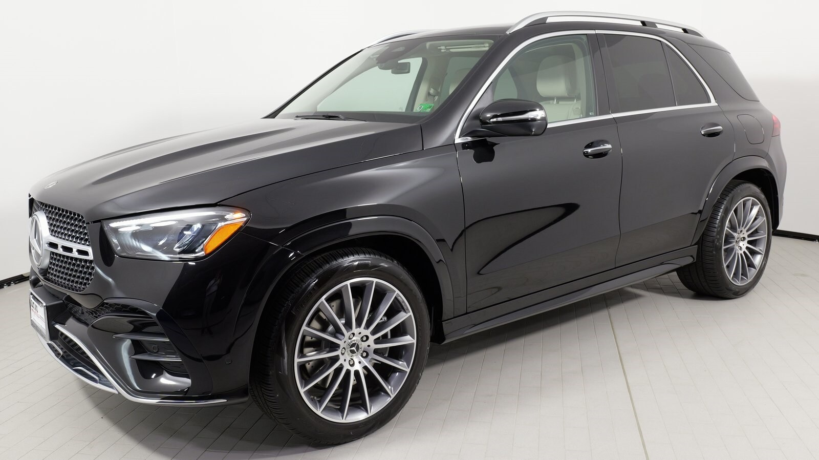 2024 Mercedes Benz GLE 450e photo 2