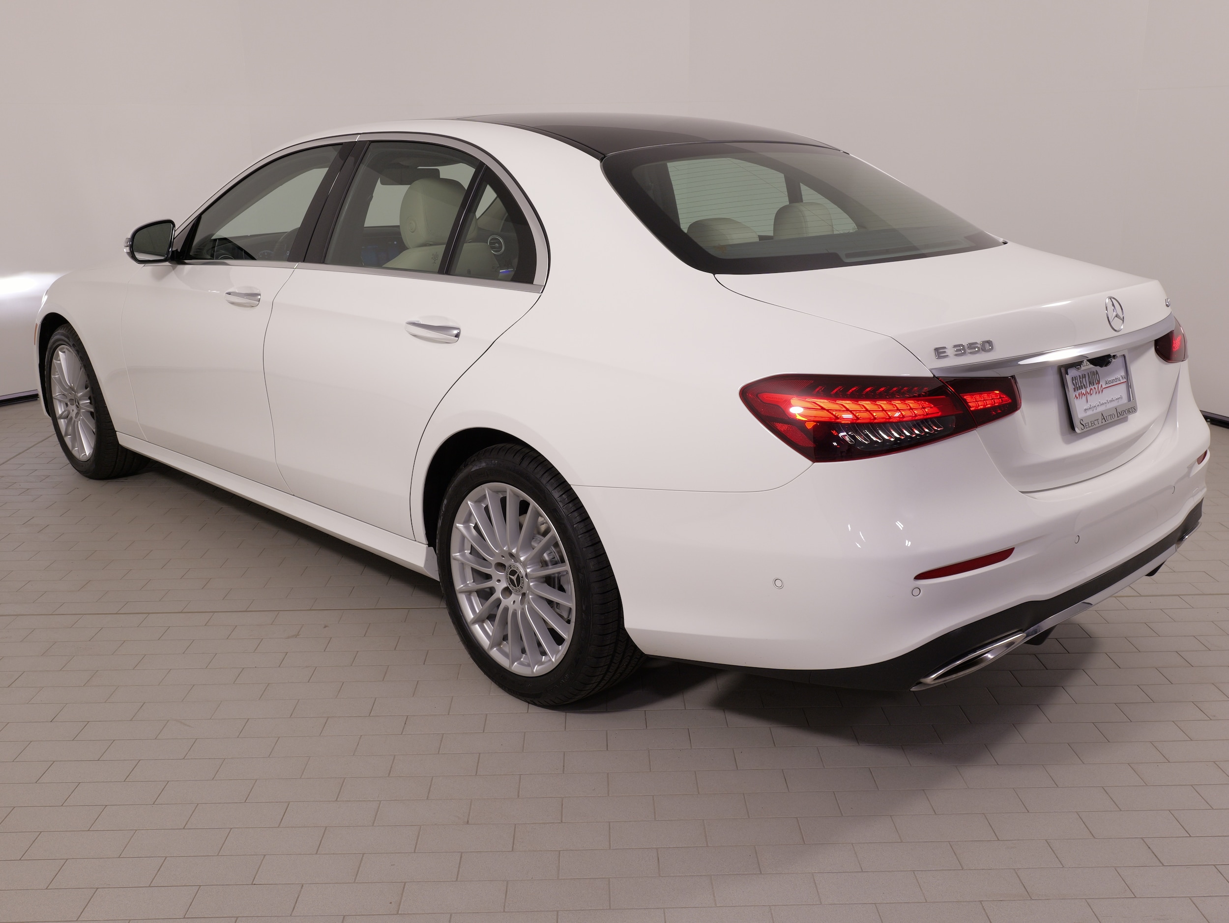 2021 Mercedes-Benz E-Class E350 - Photo 15