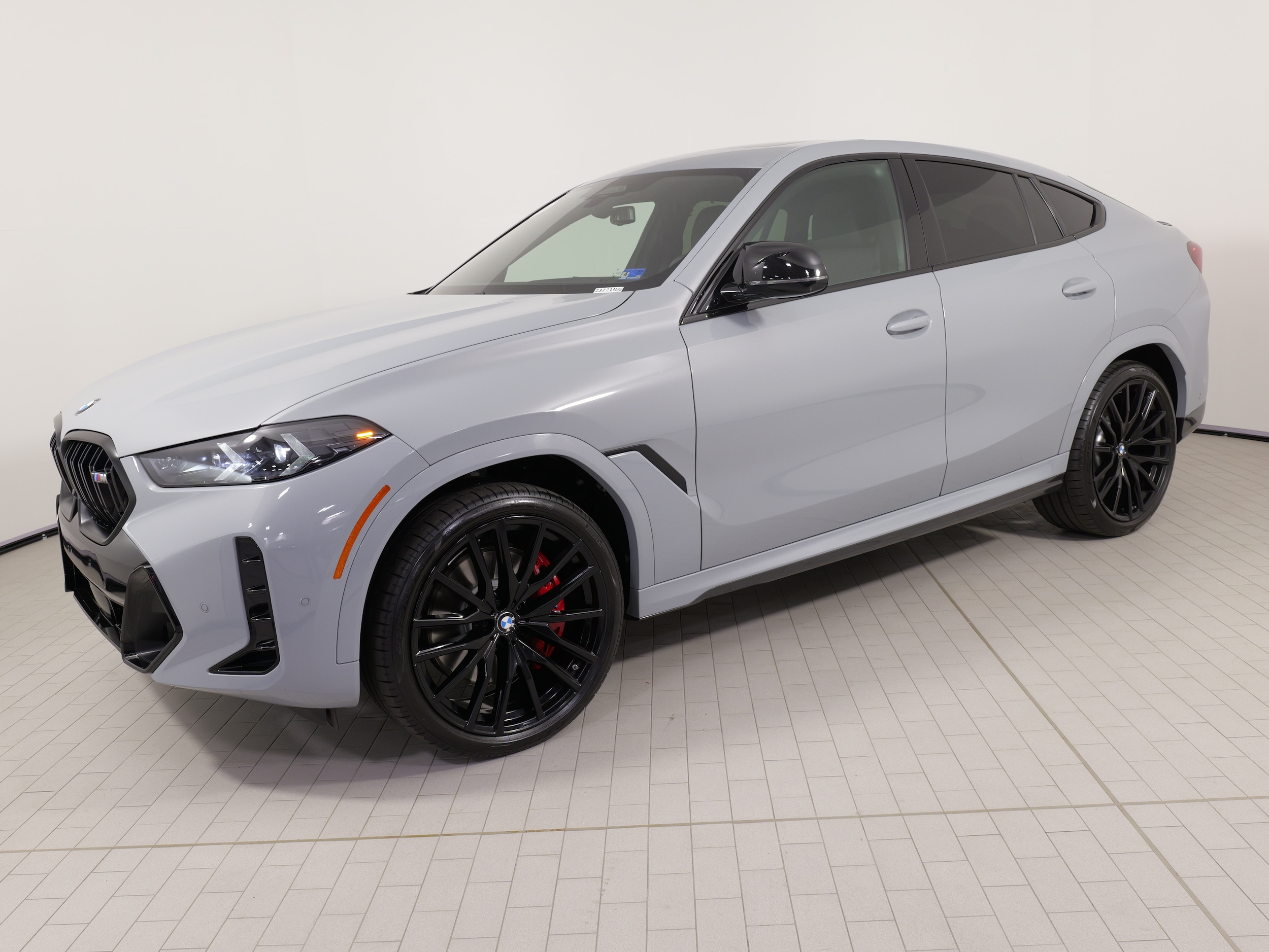 2025 BMW X6 M60i's photo