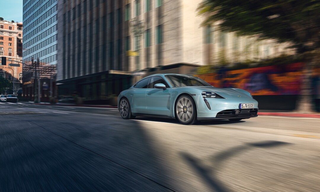 2023-Porsche-Taycan-4S
