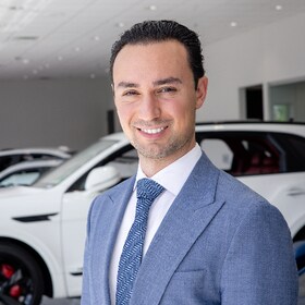 Staff member Omid Haji from ID_5b0c3b502db2