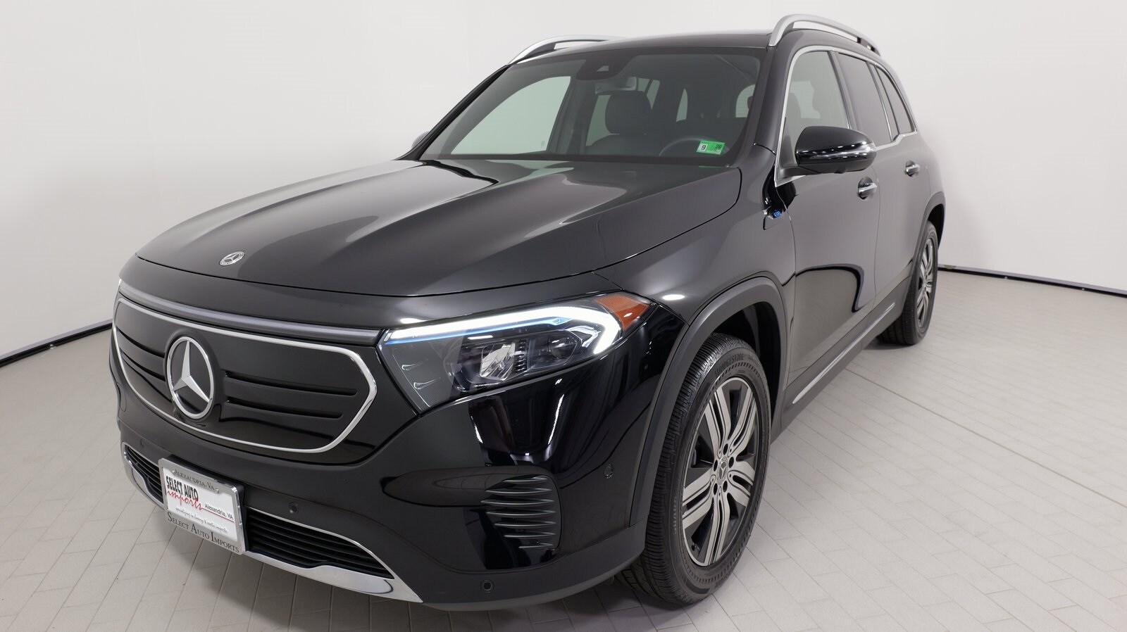 2022 Mercedes Benz EQB 300 4MATIC photo 3