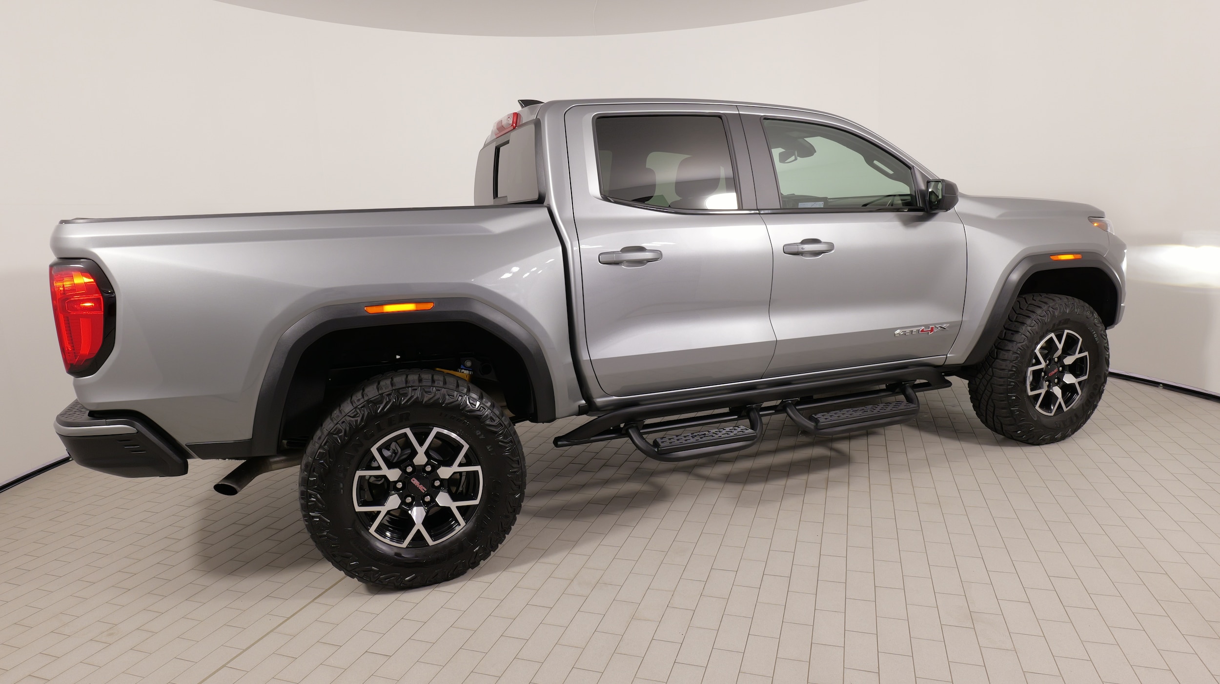2024 GMC Canyon AT4X - Photo 10