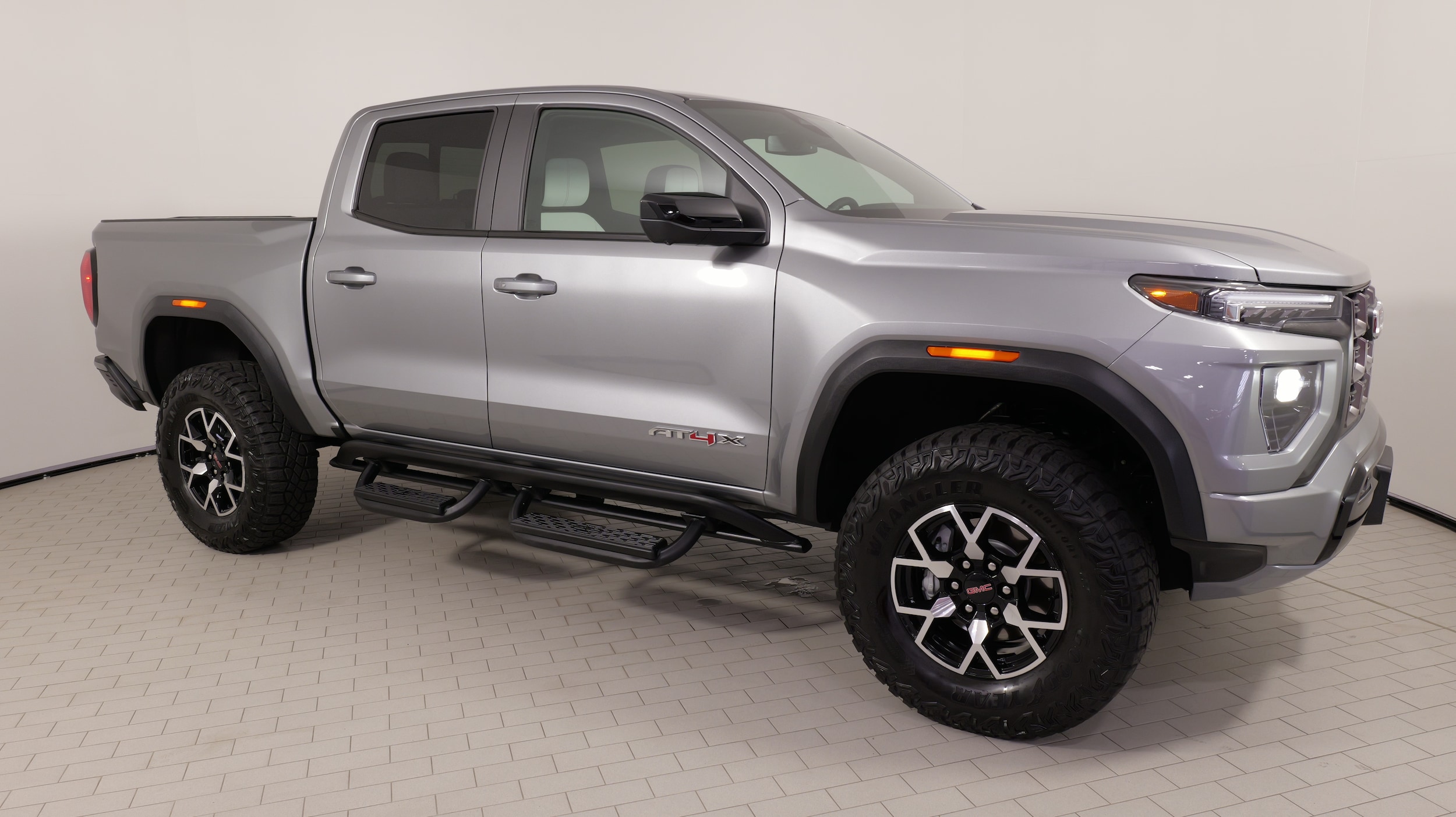 2024 GMC Canyon AT4X - Photo 8