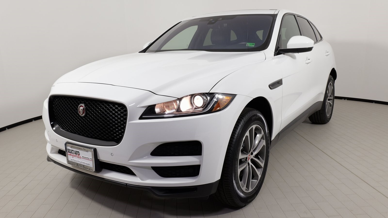 2020 Jaguar F-PACE Premium photo 3