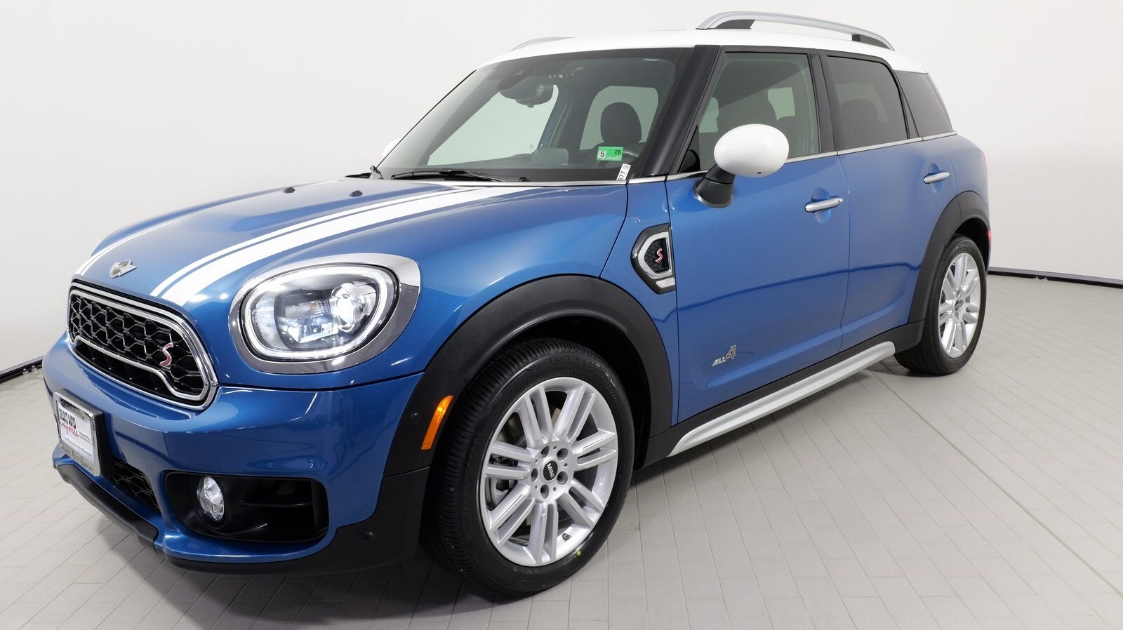 2018 Mini Cooper S ALL4 photo 2