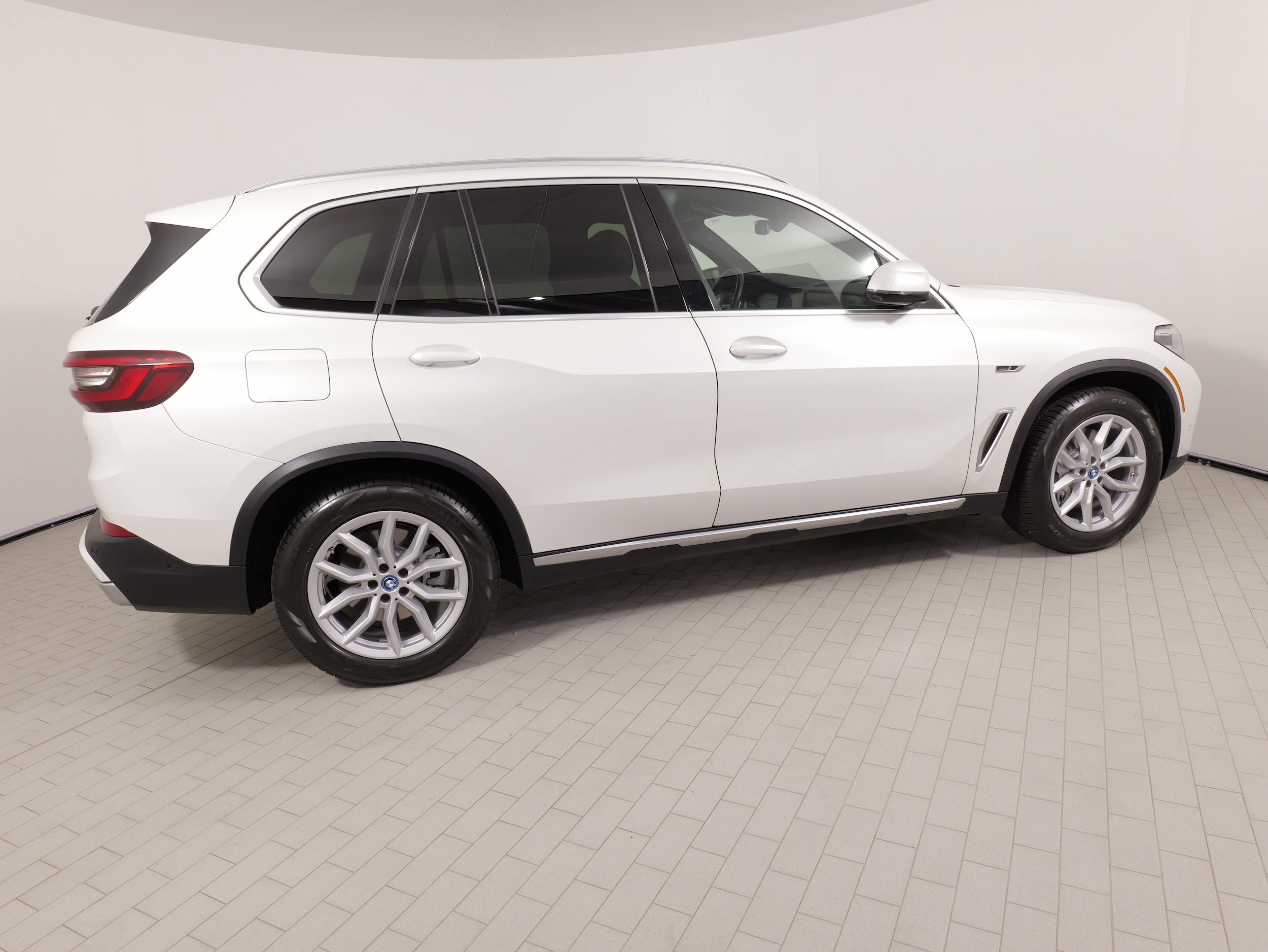 2022 BMW X5 45e - Photo 11