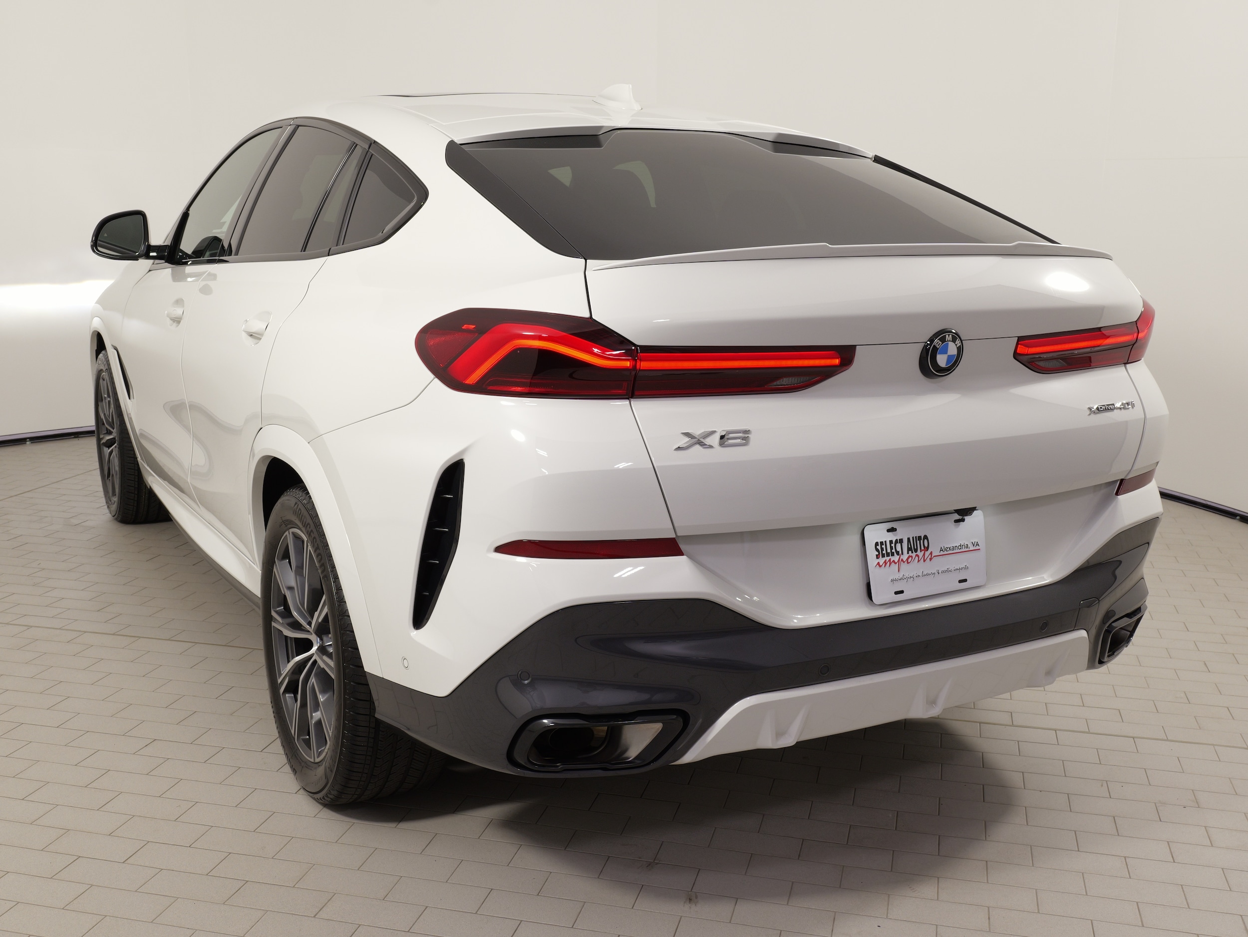2022 BMW X6 40i - Photo 16