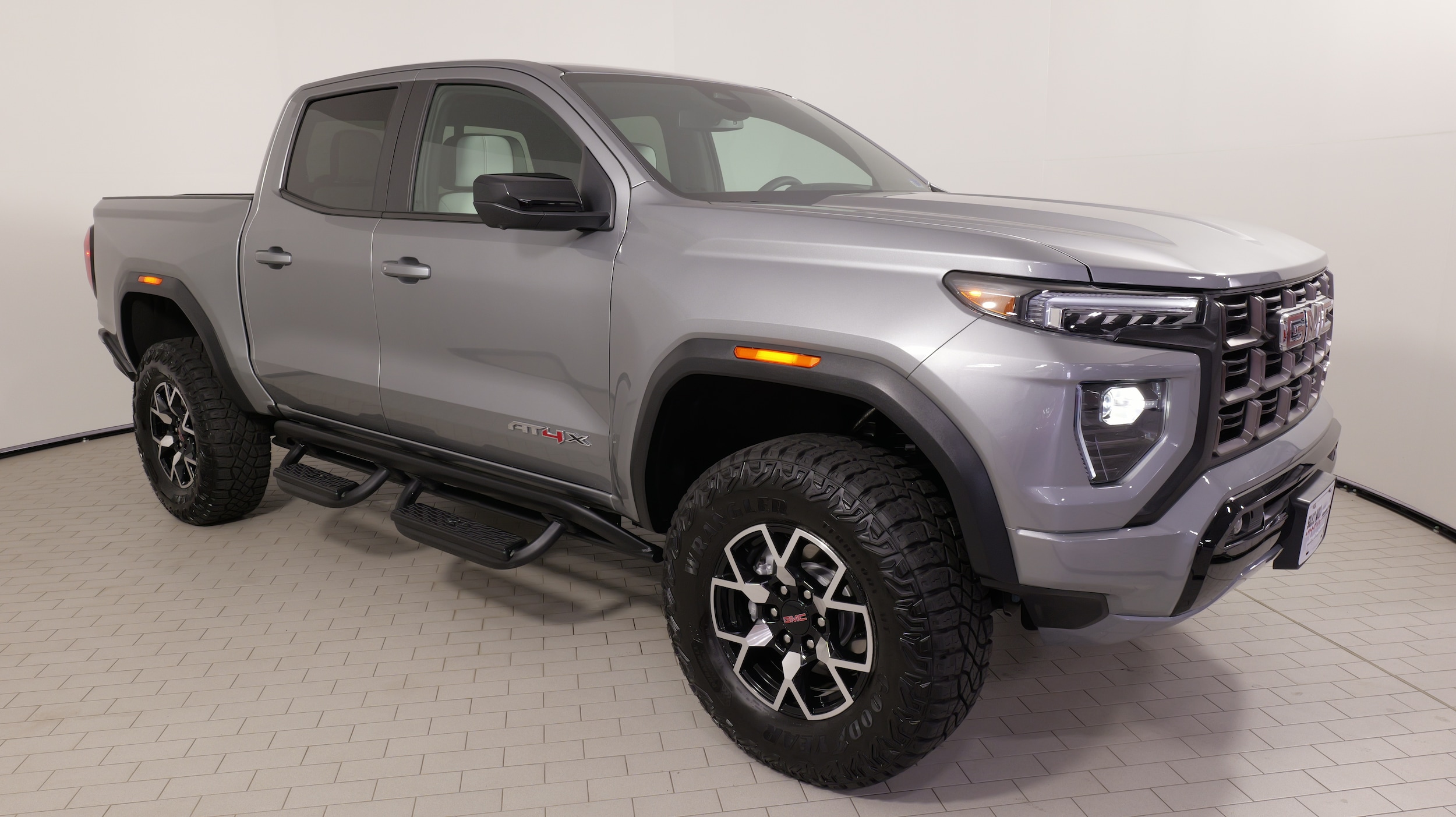 2024 GMC Canyon AT4X - Photo 7