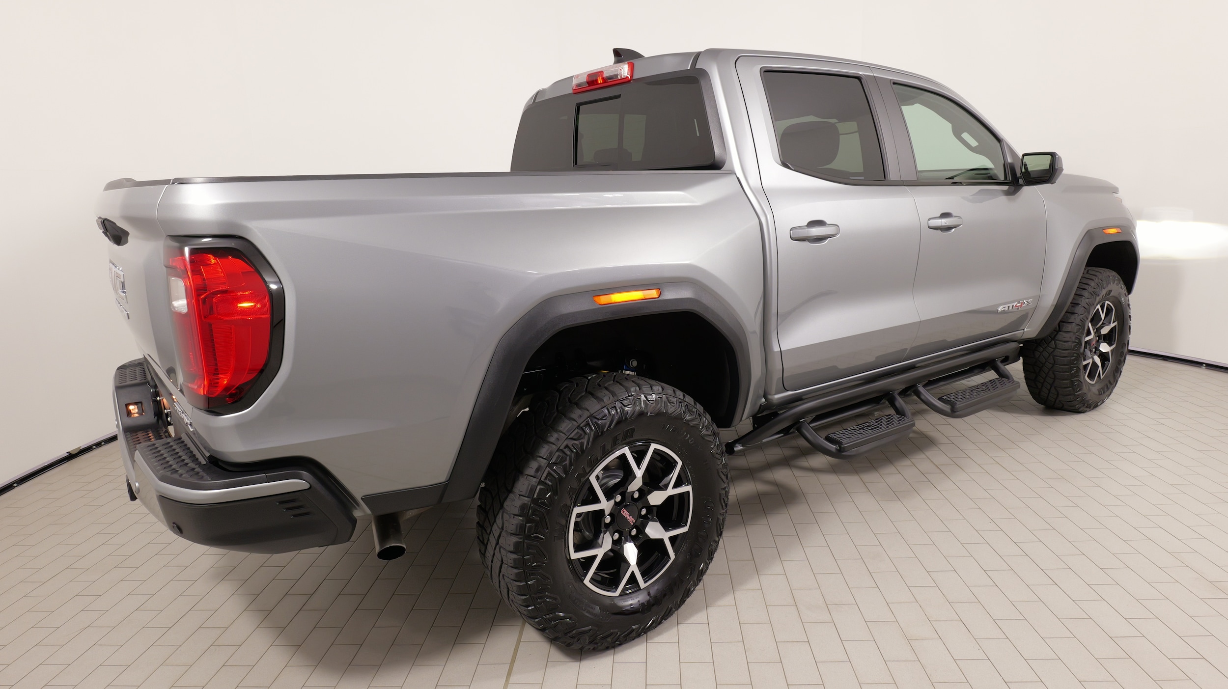 2024 GMC Canyon AT4X - Photo 12