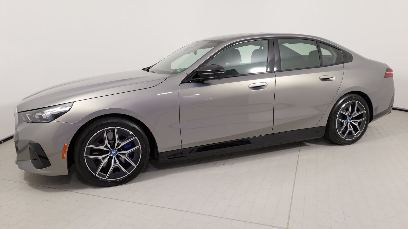 2025 Bmw i5 M60 photo 2