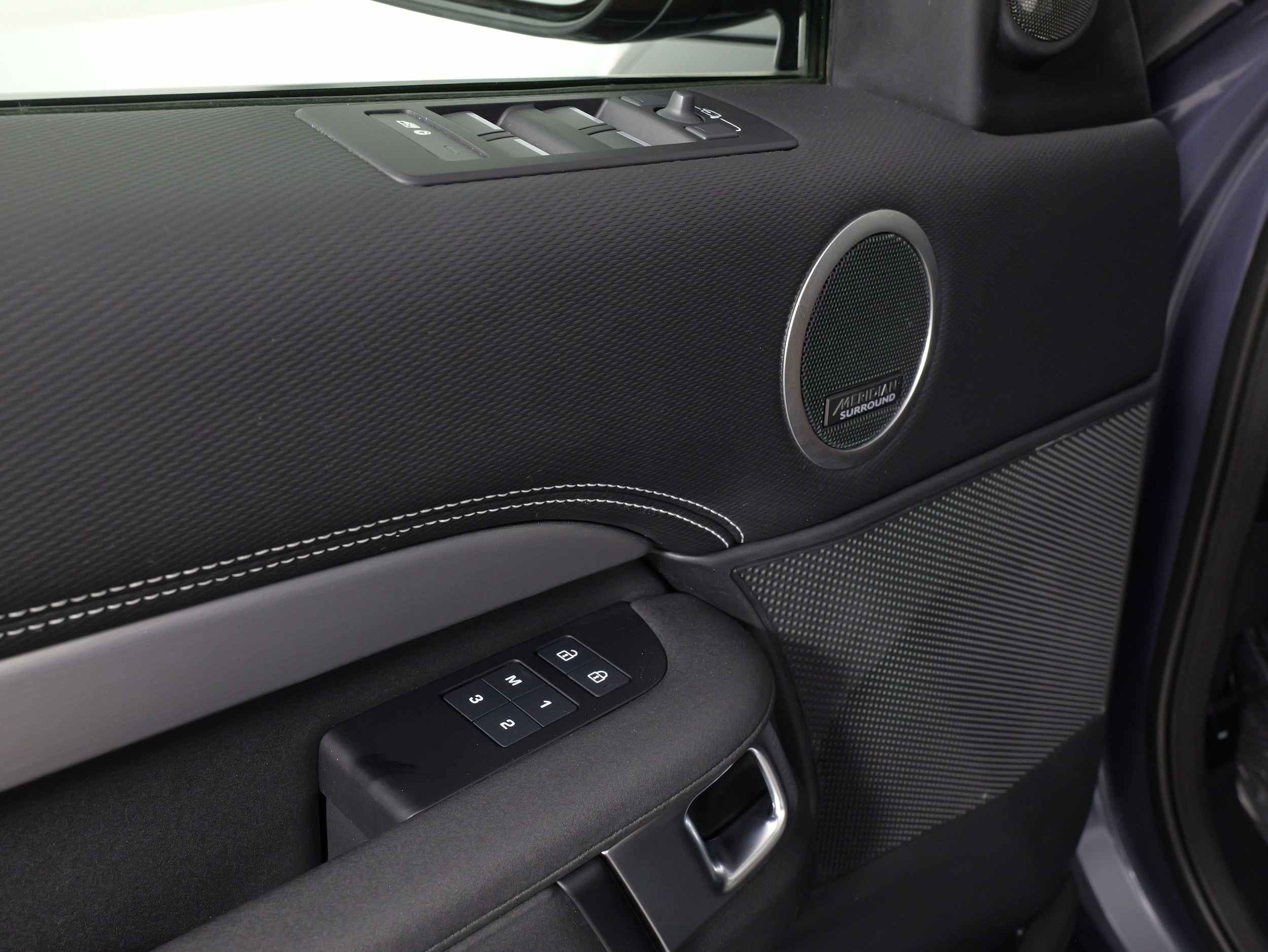 2024 Land Rover Discovery Dynamic SE - Photo 28