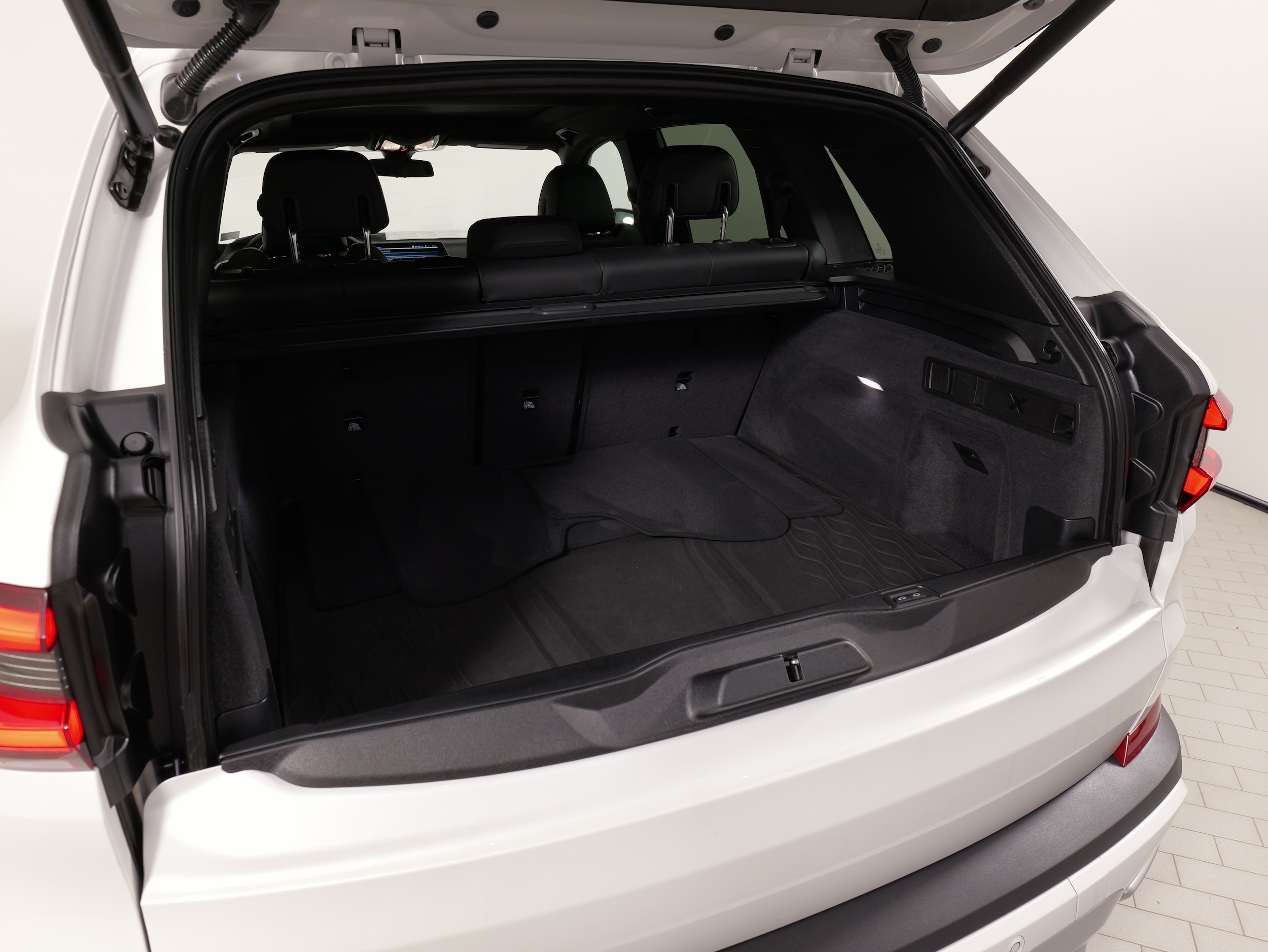 2022 BMW X5 45e - Photo 54