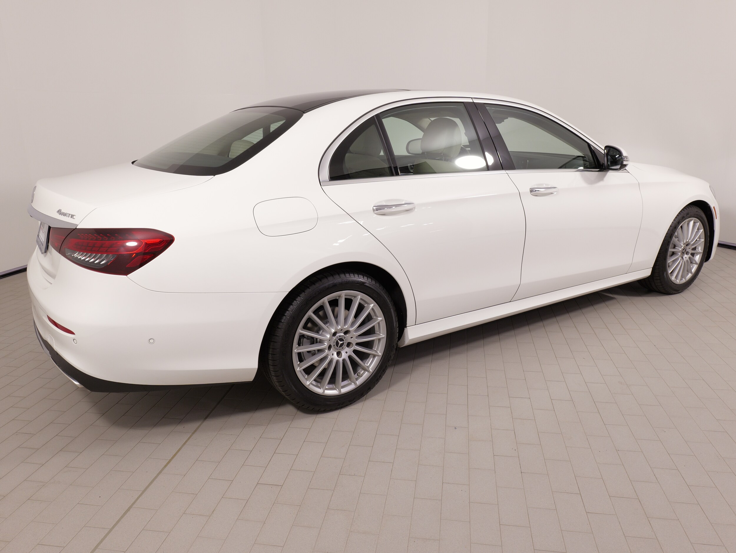 2021 Mercedes-Benz E-Class E350 - Photo 10