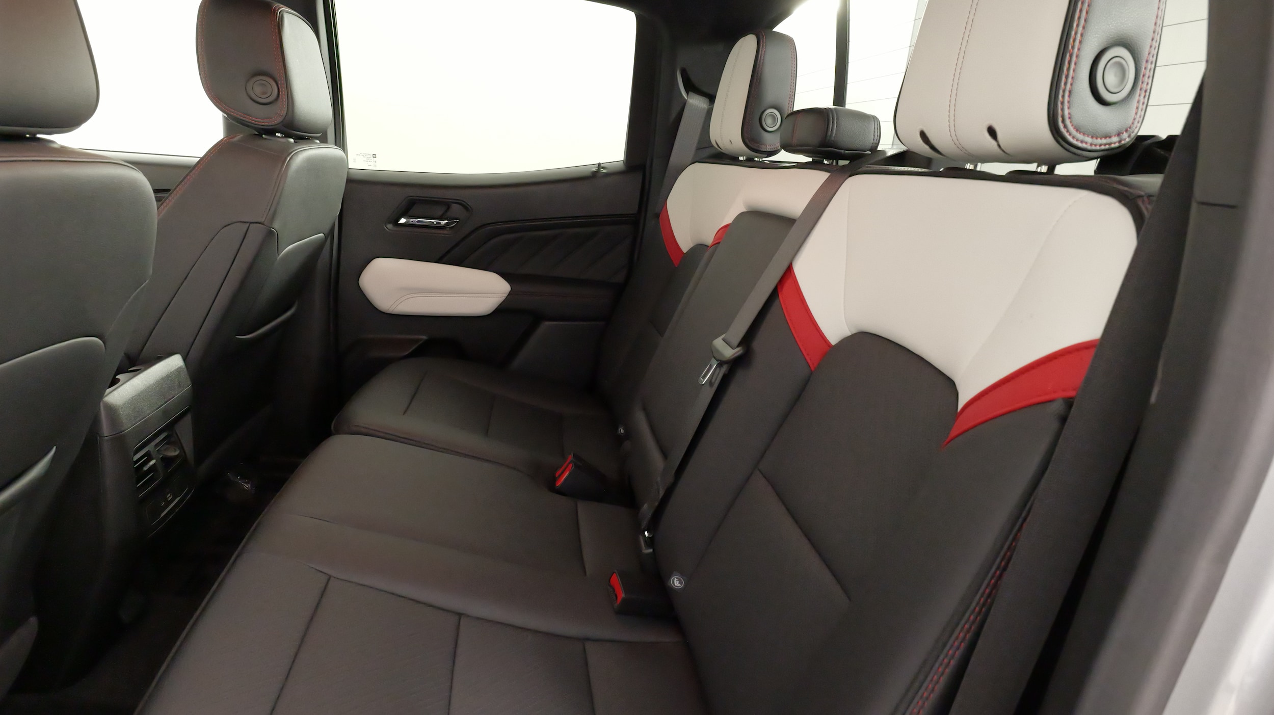 2024 GMC Canyon AT4X - Photo 34