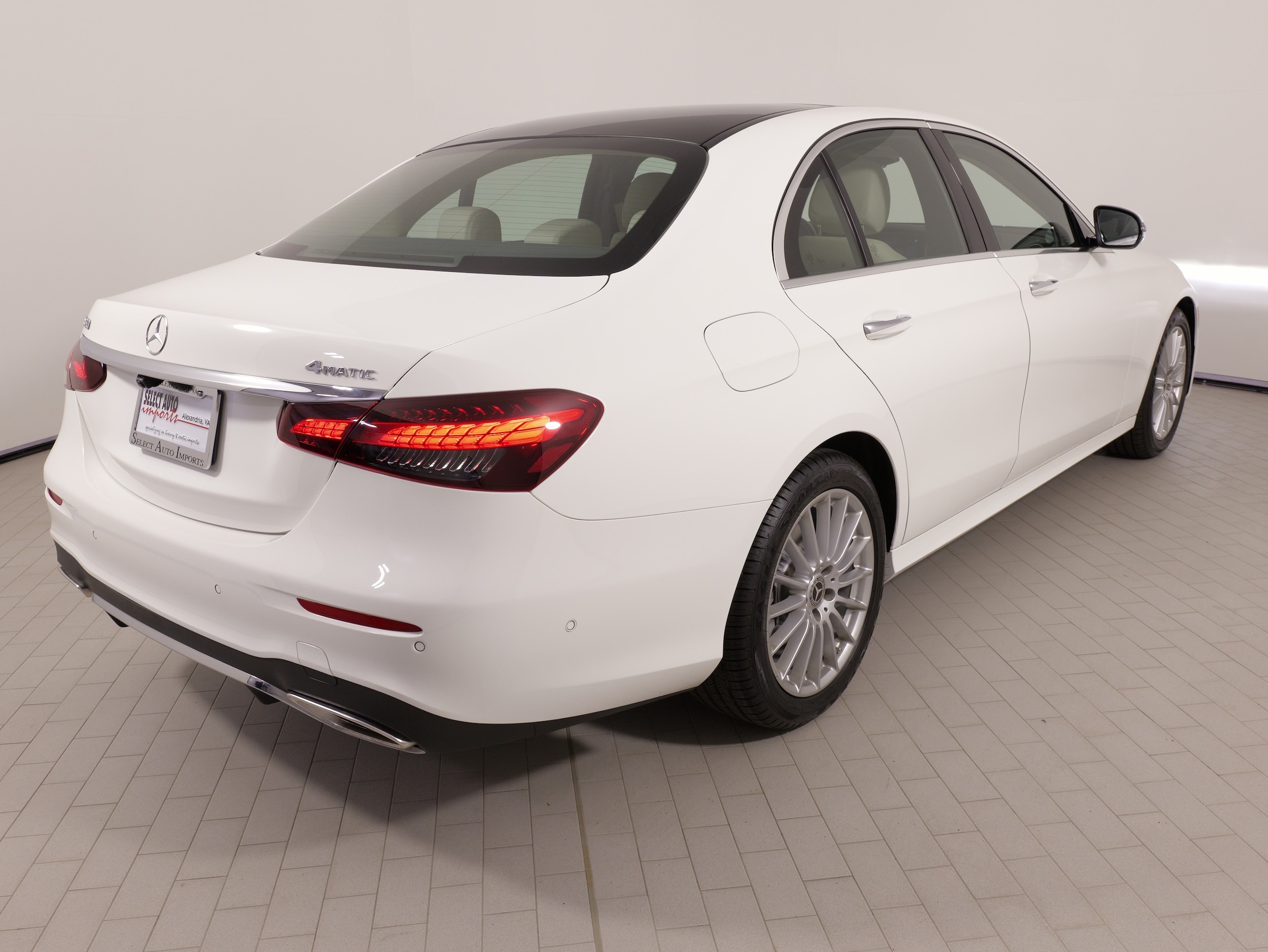 2021 Mercedes-Benz E-Class E350 - Photo 11