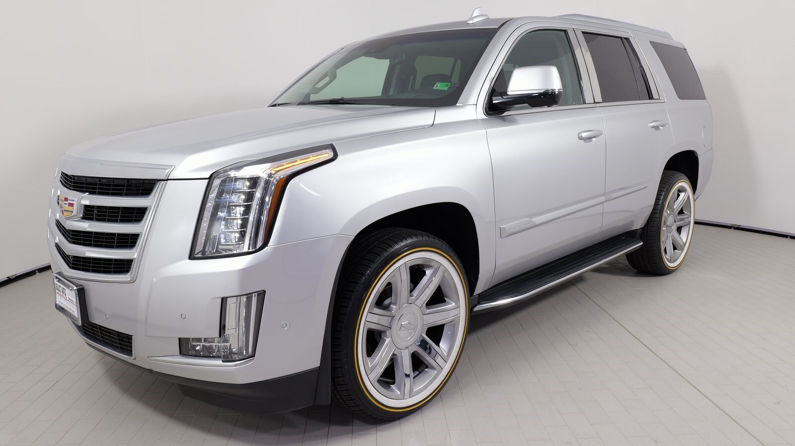 2019 Cadillac Escalade Luxury photo 3