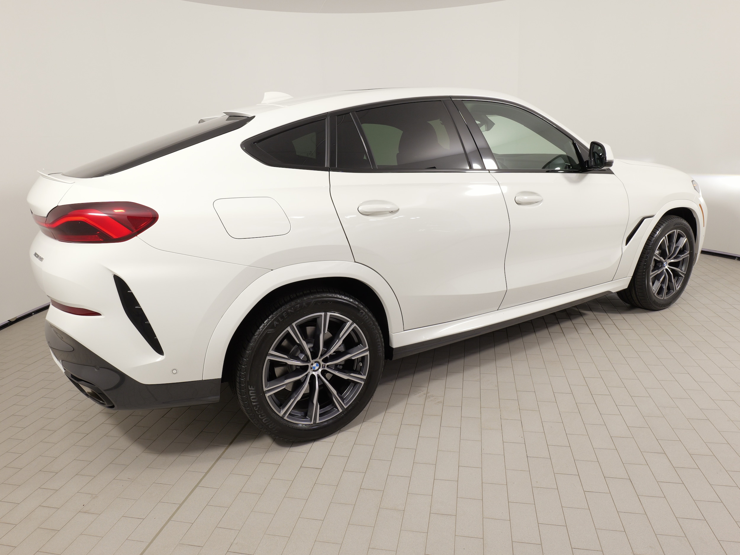 2022 BMW X6 40i - Photo 13