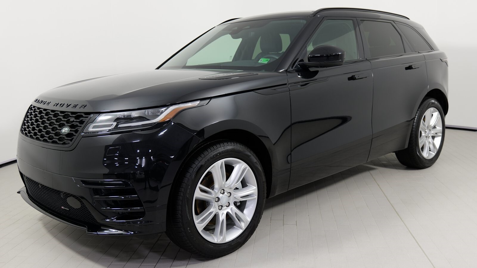 2023 Land Rover Range Rover Velar R-Dynamic S photo 2