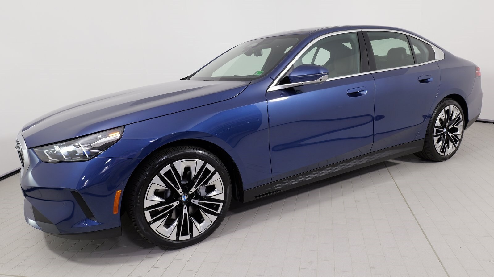 2025 Bmw 530i photo 2
