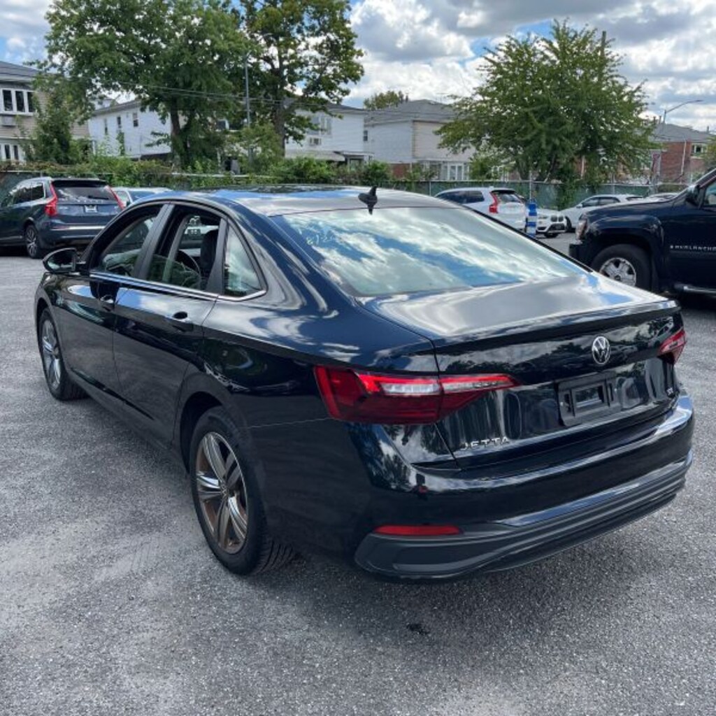 Used 2023 Volkswagen Jetta 1.5T SE Sedan 4D Sedan