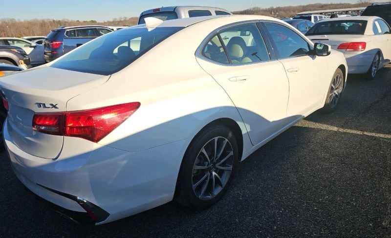 2018 Acura TLX Base - Photo 3