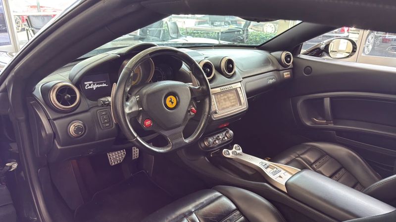2010 Ferrari California Base - Photo 9