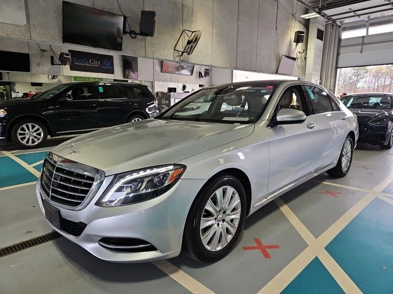 2015 Mercedes-Benz S-Class S550 4MATIC's photo