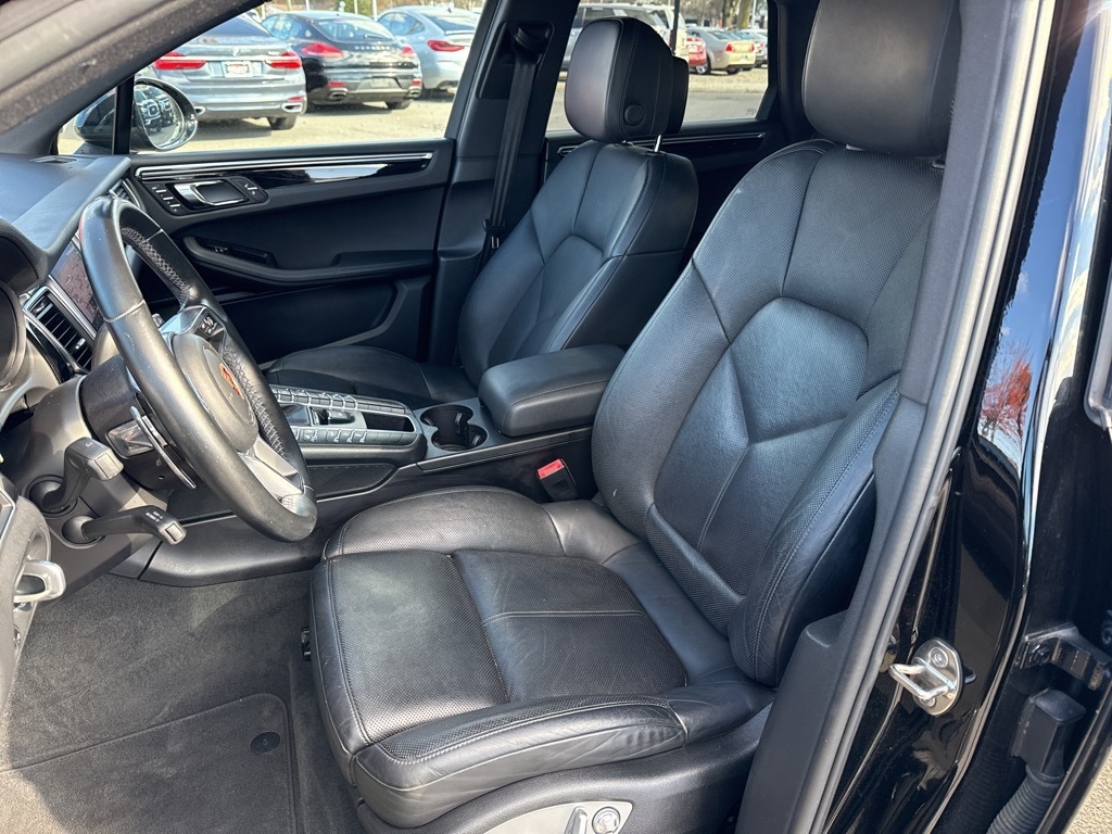 Used 2017 Porsche Macan Base SUV