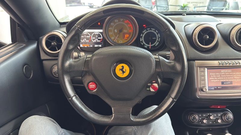 2010 Ferrari California Base - Photo 8