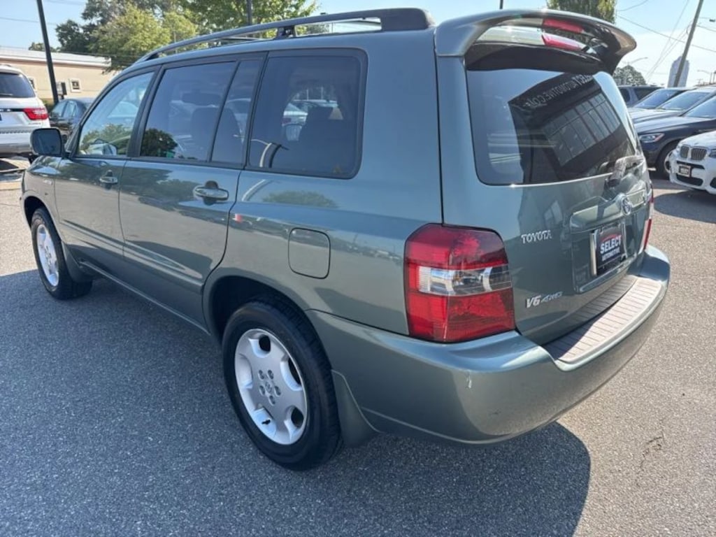 Used 2005 Toyota Highlander Limited Sport Utility 4D SUV