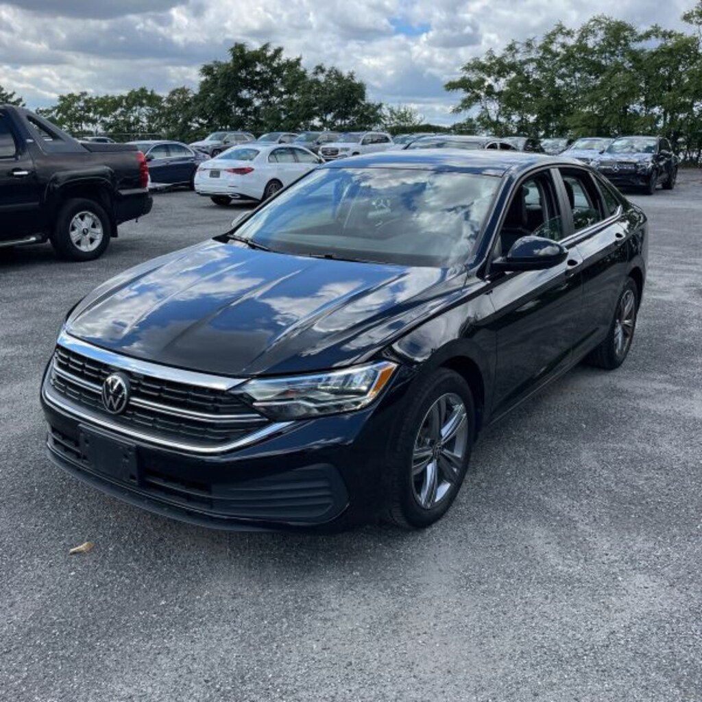 Used 2023 Volkswagen Jetta 1.5T SE Sedan 4D Sedan